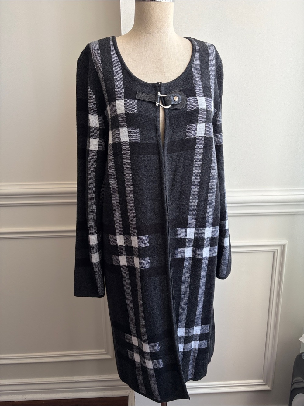 Anne Klein Gray & Black Plaid Long Open Cardigan
